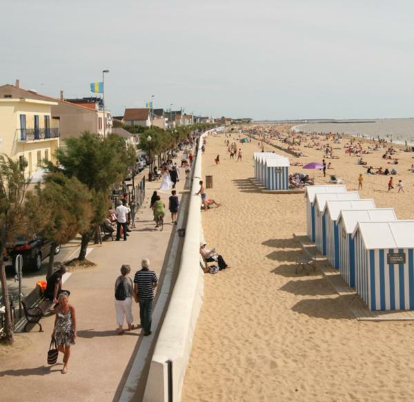 Maison De Charme A La Rochelle Croix-Chapeau Екстериор снимка