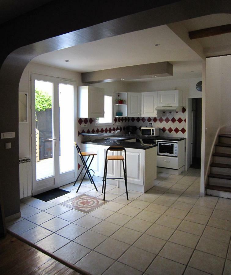 Maison De Charme A La Rochelle Croix-Chapeau Екстериор снимка
